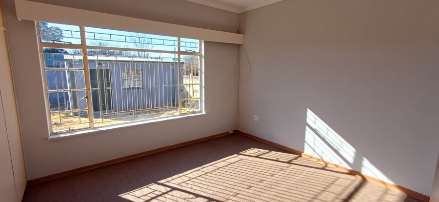 To Let 4 Bedroom Property for Rent in Hospitaalheuwel Free State